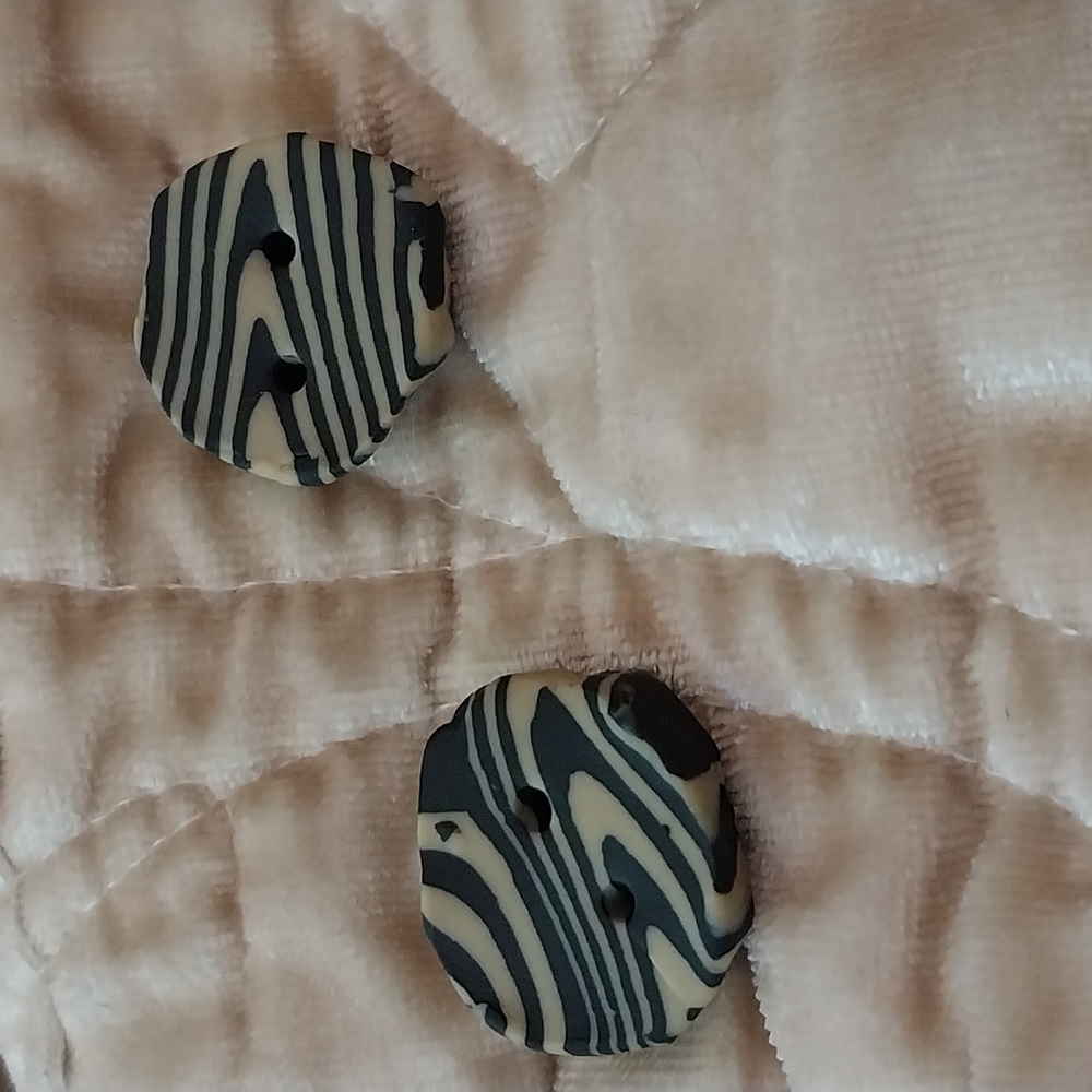 Striped Black and Cream Buttons Woodgrain Pattern